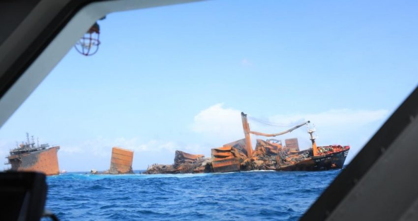 Accidente marítimo en la costa de Colombo, Sri Lanka